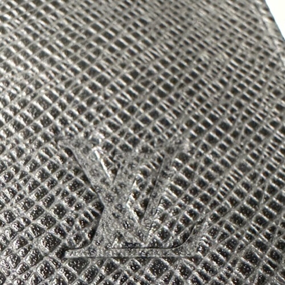 Louis Vuitton  LV Black Taiga Leather Selenga Clutch Wristlet + COA - Picture 7 of 13